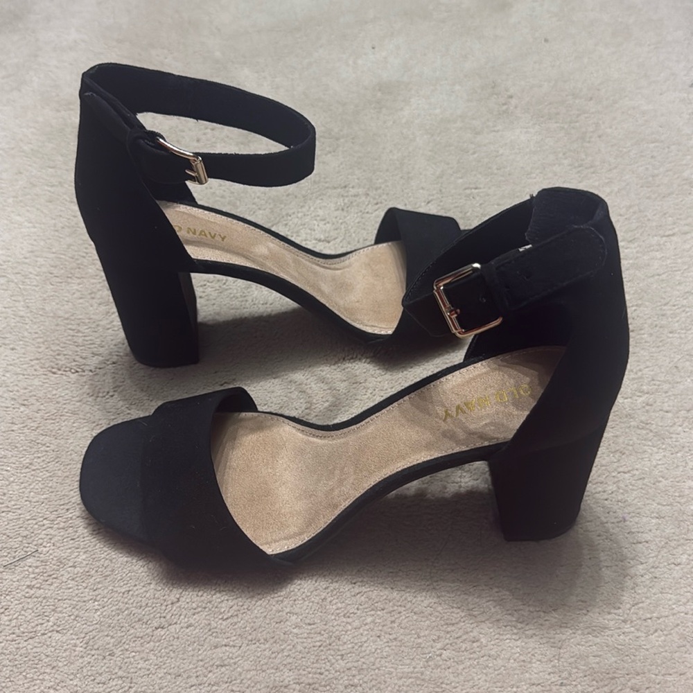 Old Navy black strappy heels, never worn